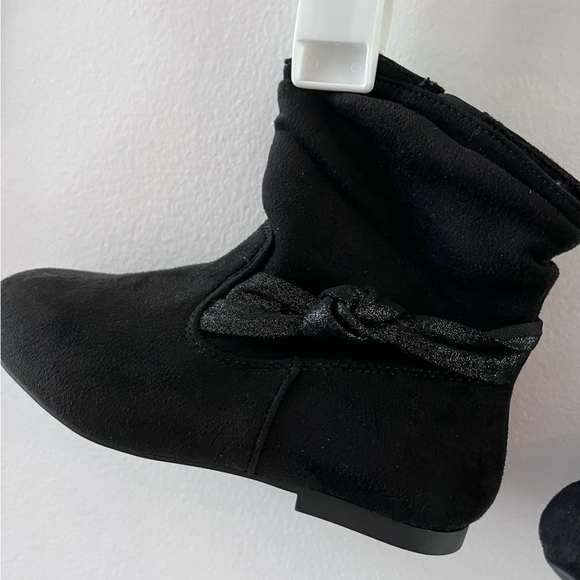 NWT - Girls black ankle booties - Picture 2 of 4